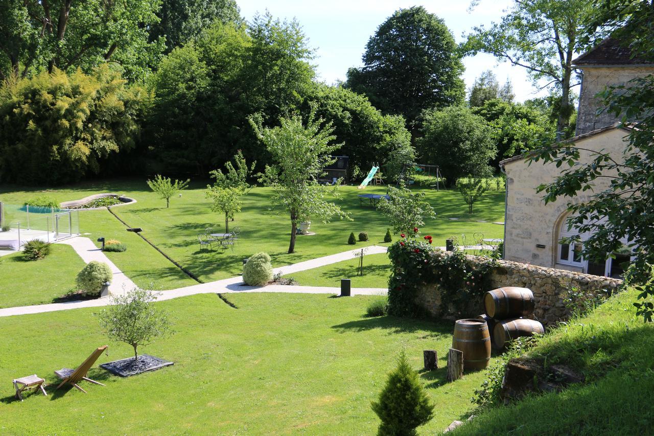 Chateau De Courtebotte Saint-Jean-de-Blaignac Exterior photo